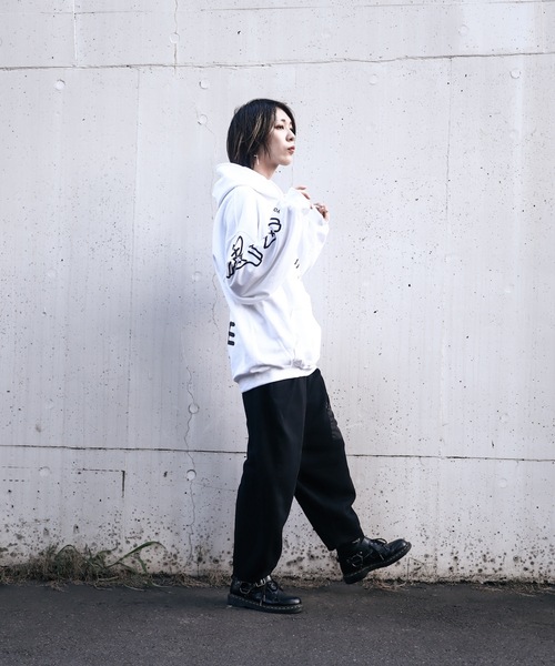 AFYF（エーエフワイエフ）の「AFYF GILDAN BODYSOUVENIR HOODED SW1/ビッグシルエット ギルダンボディ スーベニア フードスウェット/ビックプルオーバーパーカー（パーカー・メンズ・ミント/ラベンダー/ホワイト系その他/ブラック系その他/グレー系その他/オレンジ系その他/ホワイト系その他2/ホワイト系その他3/ブラック系その他2/ブラック系その他3/ブラック系その他4/ゴールド/イエロー系その他/レッド系その他/ブルー系その他/ブルー系その他2/ピンク系その他・FREE）」の18枚目の写真