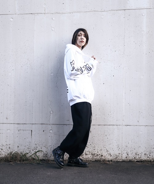 AFYF（エーエフワイエフ）の「AFYF GILDAN BODYSOUVENIR HOODED SW1/ビッグシルエット ギルダンボディ スーベニア フードスウェット/ビックプルオーバーパーカー（パーカー・メンズ・ミント/ラベンダー/ホワイト系その他/ブラック系その他/グレー系その他/オレンジ系その他/ホワイト系その他2/ホワイト系その他3/ブラック系その他2/ブラック系その他3/ブラック系その他4/ゴールド/イエロー系その他/レッド系その他/ブルー系その他/ブルー系その他2/ピンク系その他・FREE）」の19枚目の写真