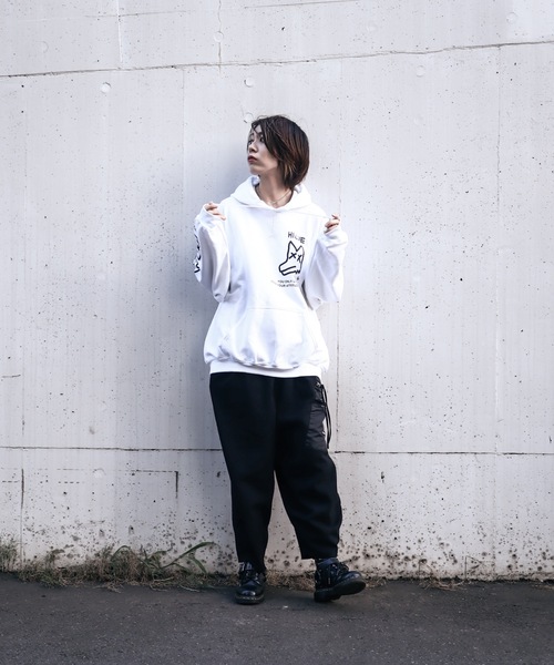 AFYF（エーエフワイエフ）の「AFYF GILDAN BODYSOUVENIR HOODED SW1/ビッグシルエット ギルダンボディ スーベニア フードスウェット/ビックプルオーバーパーカー（パーカー・メンズ・ミント/ラベンダー/ホワイト系その他/ブラック系その他/グレー系その他/オレンジ系その他/ホワイト系その他2/ホワイト系その他3/ブラック系その他2/ブラック系その他3/ブラック系その他4/ゴールド/イエロー系その他/レッド系その他/ブルー系その他/ブルー系その他2/ピンク系その他・FREE）」の20枚目の写真