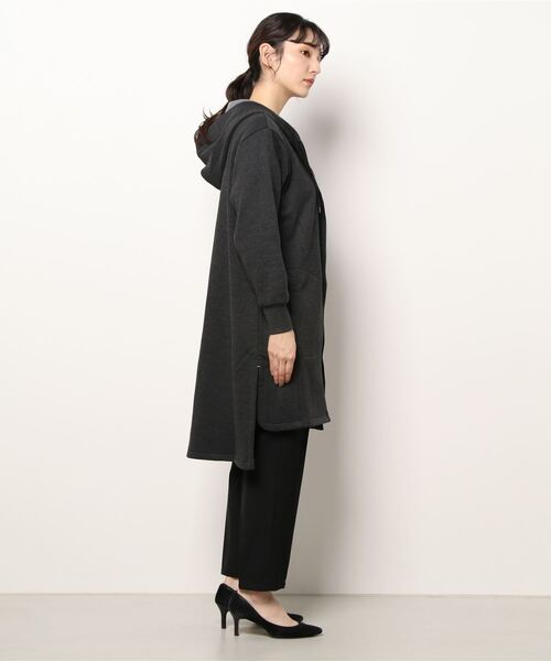 Q（キュー）の「裏毛ロングパーカー（パーカー・レディース・チャコールグレー/ベージュ・MEDIUM）」の3枚目の写真