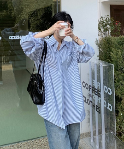 MANGROVE（マングローブ）の「ストライプラップオーバーシャツ（シャツ/ブラウス・レディース・ブルー・FREE）」の2枚目の写真