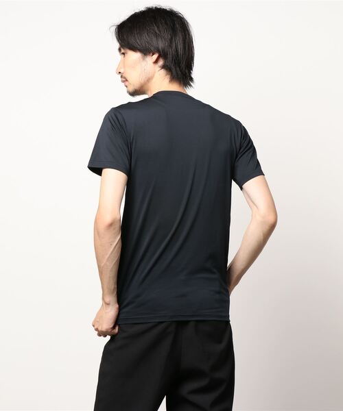 UMBRO(アンブロ)の「【UMBRO】 クルーネックTシャツ 〈吸汗速乾〉(Tシャツ/カットソー・メンズ・レッド/ブラック/ネイビー・LARGE/MEDIUM)」の5枚目の写真
