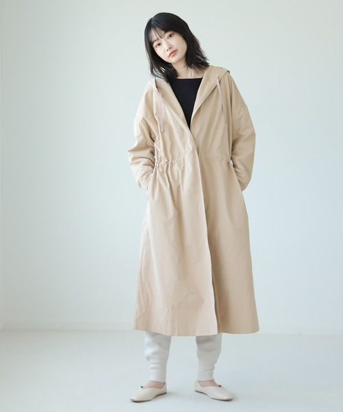 LAKOLE（ラコレ）の「TCピーチフーデッドコート / 228144（ステンカラーコート・レディース・アッシュグレー/ライトベージュ/ターメリック・SMALL/MEDIUM）」の4枚目の写真