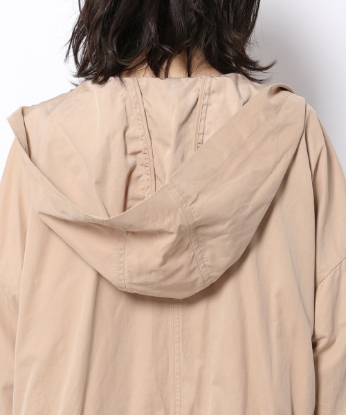 LAKOLE（ラコレ）の「TCピーチフーデッドコート / 228144（ステンカラーコート・レディース・アッシュグレー/ライトベージュ/ターメリック・SMALL/MEDIUM）」の7枚目の写真