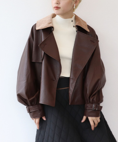 Three Four Time（ｽﾘｰﾌｫｰﾀｲﾑ）の「フェイクレザーショートトレンチジャケット（ブルゾン・レディース・ブラウン・FREE）」の3枚目の写真