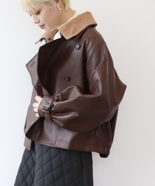 Three Four Time（ｽﾘｰﾌｫｰﾀｲﾑ）の「フェイクレザーショートトレンチジャケット（ブルゾン・レディース・ブラウン・FREE）」の2枚目の写真