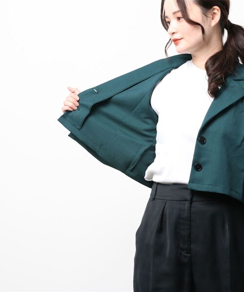 CECIL McBEE（セシルマクビー）の「ショート丈ジャケット（テーラードジャケット・レディース・ブラック/グリーン・MEDIUM）」の5枚目の写真