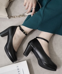 LibertyDoll（リバティードール）の「LibertyDoll ラウンドトゥ6.5㎝チャンキーヒールストラップパンプス（パンプス）」