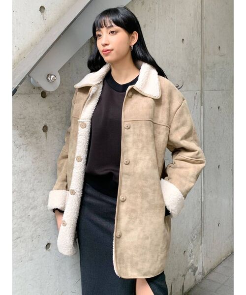 EMODA(エモダ)の「フェイクムートンジャケットコート(ムートンコート・レディース・ブラック/ベージュ・FREE)」の3枚目の写真