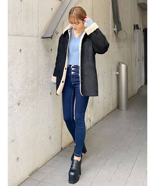 EMODA(エモダ)の「フェイクムートンジャケットコート(ムートンコート・レディース・ブラック/ベージュ・FREE)」の8枚目の写真