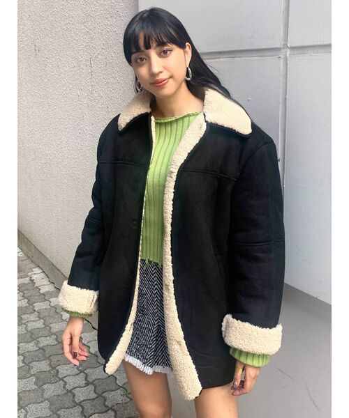 EMODA(エモダ)の「フェイクムートンジャケットコート(ムートンコート・レディース・ブラック/ベージュ・FREE)」の9枚目の写真