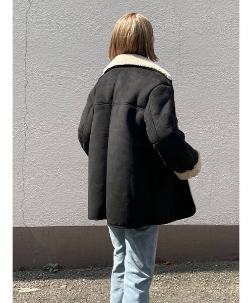 EMODA(エモダ)の「フェイクムートンジャケットコート(ムートンコート・レディース・ブラック/ベージュ・FREE)」の14枚目の写真