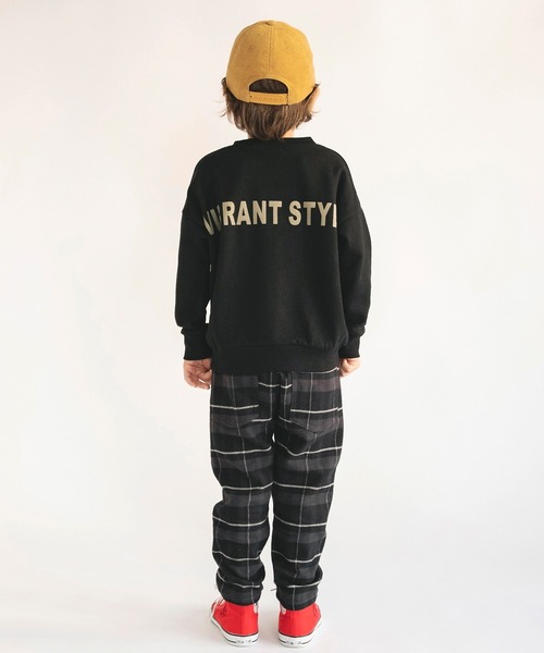 BRANSHES(ブランシェス)の「【ダイナソー&バックロゴ】トレーナー(スウェット・キッズ・ベージュ/ブラック/グリーン・120/130/140/150/90/100/110)」の22枚目の写真