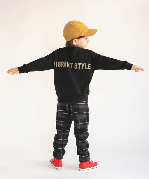 BRANSHES(ブランシェス)の「【ダイナソー&バックロゴ】トレーナー(スウェット・キッズ・ベージュ/ブラック/グリーン・120/130/140/150/90/100/110)」の16枚目の写真