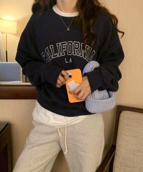 MINS MINIS（ミンスミニス）の「カルフォルニア刺繍ロゴ裏起毛スウェット（スウェット・レディース・ライトグレー/ネイビー/グレー/ワイン・FREE）」の4枚目の写真
