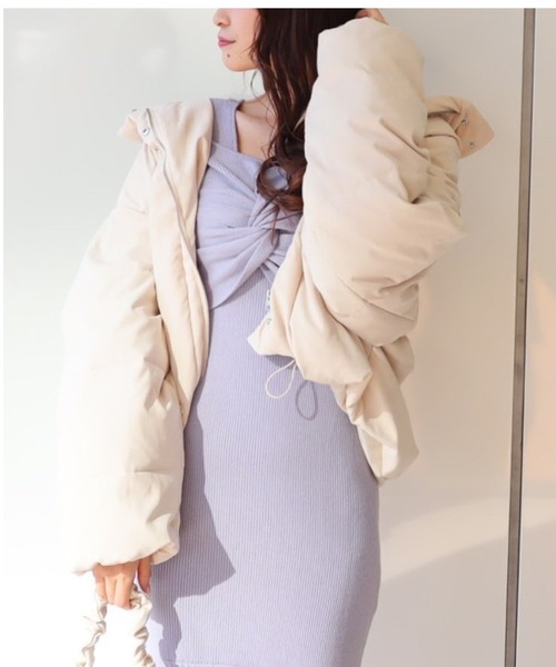 MIIA(ミーア)の「フードダウンジャケット(ダウンジャケット/コート・レディース・ブラック/ベージュ/オフホワイト・FREE)」の12枚目の写真