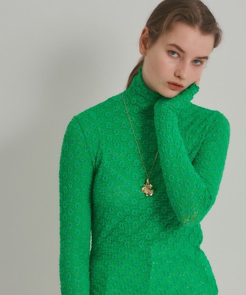 PUBLIC TOKYO（パブリックトウキョウ）の「フラワーシャーリングシアートップス /ウォッシャブル（Tシャツ/カットソー・レディース・ブラック/パープル/グリーン/アイボリー/ホワイト・FREE）」の4枚目の写真