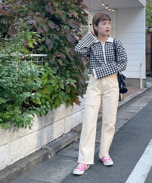 w closet（ダブルクローゼット）の「ダメージストレートデニムパンツ（デニムパンツ・レディース・ブルー/キナリ・S/M）」の18枚目の写真