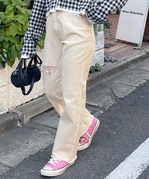 w closet（ダブルクローゼット）の「ダメージストレートデニムパンツ（デニムパンツ・レディース・ブルー/キナリ・S/M）」の14枚目の写真