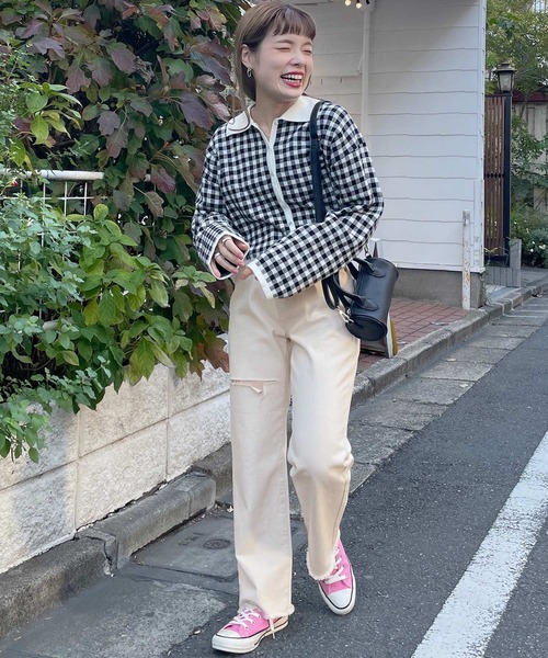 w closet（ダブルクローゼット）の「ダメージストレートデニムパンツ（デニムパンツ・レディース・ブルー/キナリ・S/M）」の22枚目の写真