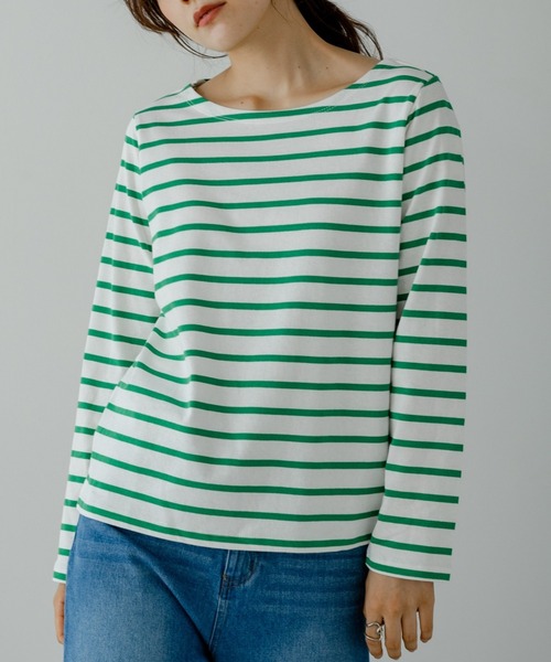 TRIANGLE PALETTE(トライアングルパレット)の「ボートネック ボーダー長袖Tシャツ(Tシャツ/カットソー・レディース・ネイビー/ブルー/モカ/ホワイト×ブラック/グレイッシュベージュ/ブラック/グリーン/ピンク/イエロー/グレー/レッド・FREE)」の6枚目の写真