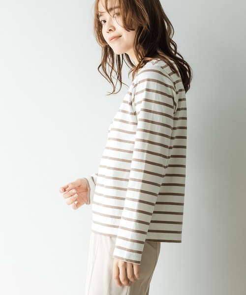 TRIANGLE PALETTE(トライアングルパレット)の「ボートネック ボーダー長袖Tシャツ(Tシャツ/カットソー・レディース・ネイビー/ブルー/モカ/ホワイト×ブラック/グレイッシュベージュ/ブラック/グリーン/ピンク/イエロー/グレー/レッド・FREE)」の20枚目の写真