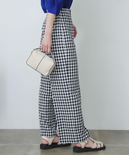 SENSE OF PLACE by URBAN RESEARCH（センスオブプレイスバイアーバンリサーチ）の「ギンガムチェックハイウエストワイドパンツ（その他パンツ・レディース・ブルー系その他/ブラック系その他・SMALL/LARGE/MEDIUM/X-SMALL/TALL）」の3枚目の写真