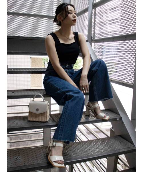 EVRIS（エヴリス）の「スクエアネックリブタンク（タンクトップ・レディース・ホワイト/ブラック/オレンジ/ブルー・FREE）」の6枚目の写真