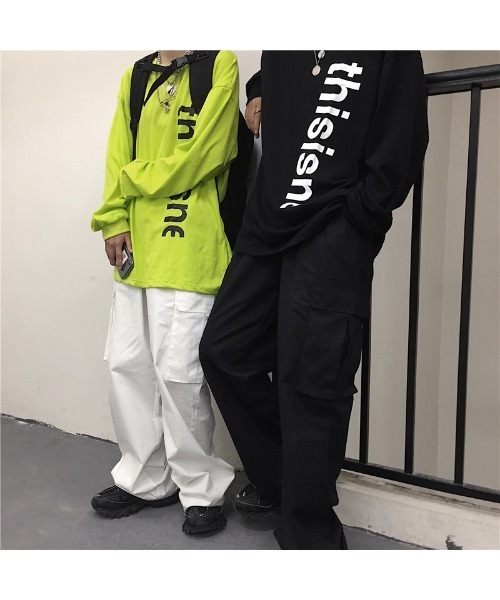 ARULE(アルール)の「A'GEM/9 × .kom『ARULE/アルール』ルーズシルエット サイドポケット ワイドカーゴパンツ(カーゴパンツ・メンズ・ホワイト・L/M)」の4枚目の写真