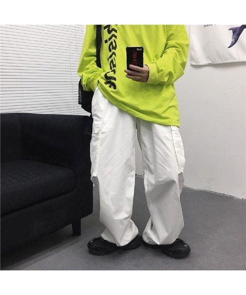 ARULE(アルール)の「A'GEM/9 × .kom『ARULE/アルール』ルーズシルエット サイドポケット ワイドカーゴパンツ(カーゴパンツ・メンズ・ホワイト・L/M)」の7枚目の写真