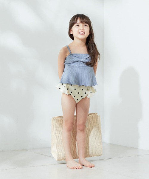Chico(チコ)の「【水着/トップス】Kids フロントねじりトップス(水着・キッズ・ホワイト/ホワイト系その他2/ブラック系その他2/ブルー・110/130)」の16枚目の写真