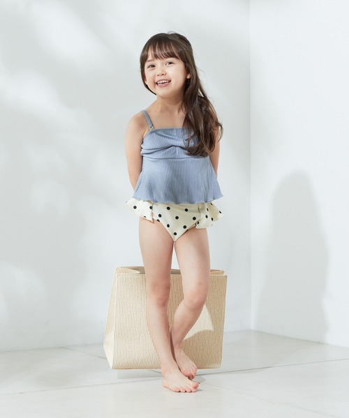 Chico(チコ)の「【水着/トップス】Kids フロントねじりトップス(水着・キッズ・ホワイト/ホワイト系その他2/ブラック系その他2/ブルー・110/130)」の18枚目の写真