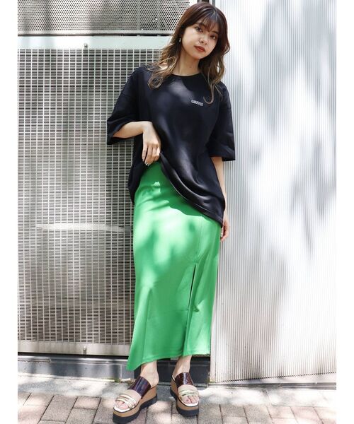 MURUA(ムルーア)の「スリットタイトスカート(スカート・レディース・ブラック/ブルー/グリーン/レッド・FREE)」の13枚目の写真