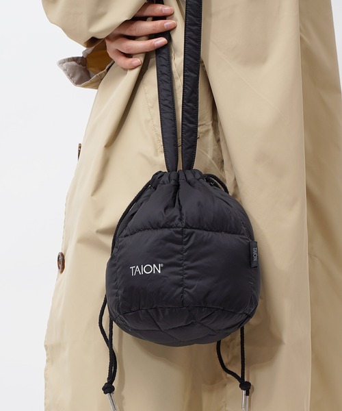 TAION（タイオン）の「【 TAION / タイオン 】 ドロストダウンバッグ 巾着 ダウン バッグ S DON TAION DST01 S（ショルダーバッグ・レディース・ブラック/ベージュ/オフホワイト/サックスブルー/ブルー/グリーン/ラベンダー/キャメル/グレー・FREE）」の10枚目の写真