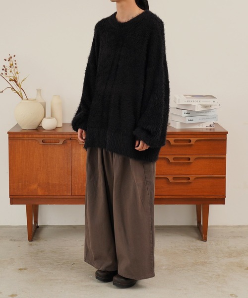 Aphlotus(アプロタス)の「オーバーサイズ クルーネック モヘアライク シャギーニット セーター(ニット/セーター・メンズ・ブラック/アイボリー/マスタード・MEDIUM/LARGE)」の17枚目の写真