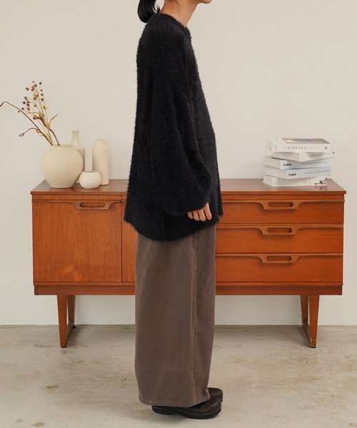 Aphlotus(アプロタス)の「オーバーサイズ クルーネック モヘアライク シャギーニット セーター(ニット/セーター・メンズ・ブラック/アイボリー/マスタード・MEDIUM/LARGE)」の16枚目の写真