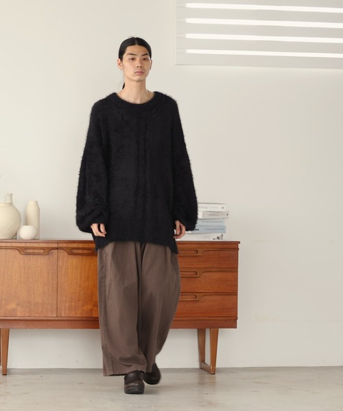Aphlotus(アプロタス)の「オーバーサイズ クルーネック モヘアライク シャギーニット セーター(ニット/セーター・メンズ・ブラック/アイボリー/マスタード・MEDIUM/LARGE)」の11枚目の写真