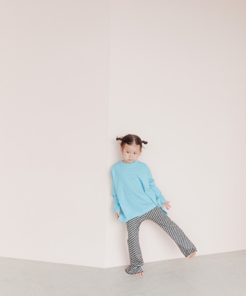 LOWRYS FARM（ローリーズファーム）の「ＵＳＡベーシックロンＴ　156955（Tシャツ/カットソー・キッズ・ブラック/オフホワイト/ブルー/グリーン/ピンク/イエロー/グリーン系その他/ブルー系その他/チャコールグレー/パープル/その他1/レッド/ピンク系その他・110cm/120cm/130cm/140cm/150cm）」の15枚目の写真