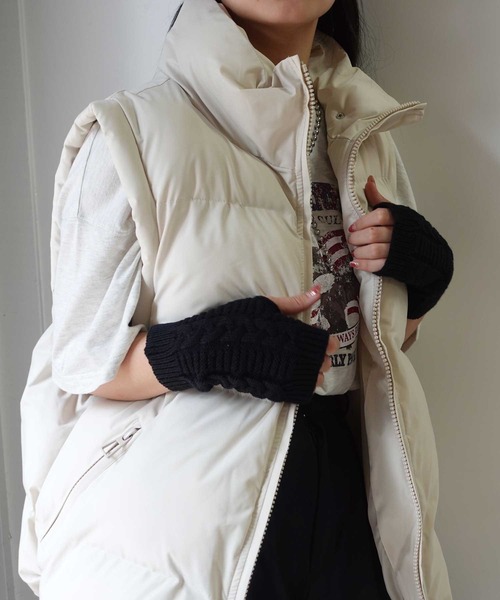 CORNERS（コーナーズ）の「ショートケーブルアームウォーマー（アームカバー・レディース・ブラック/ベージュ/ブラウン/グレー/オフホワイト/グリーン・FREE）」の12枚目の写真