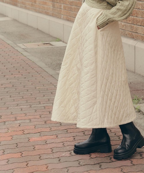 titivate（ティティベイト）の「ｷﾙﾃｨﾝｸﾞﾌﾚｱｽｶｰﾄ（スカート・レディース・アイボリー/グレイッシュベージュ/ブラック・M/L/S）」の4枚目の写真