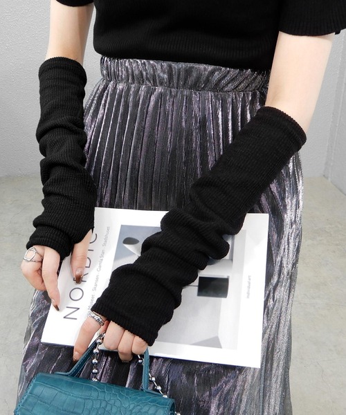 minia（ミニア）の「リブアームウォーマー（アームカバー・レディース・ダークグレー/ベージュ/ブラック・FREE）」の2枚目の写真