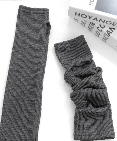 minia（ミニア）の「リブアームウォーマー（アームカバー・レディース・ダークグレー/ベージュ/ブラック・FREE）」の4枚目の写真