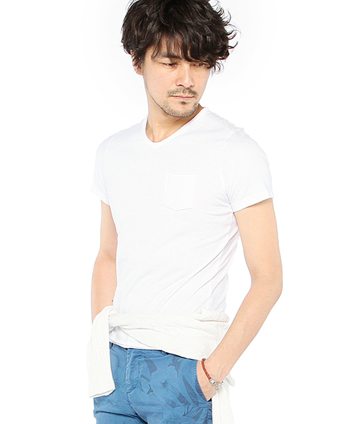 BRILLA per il gusto（ブリッラペルイルグースト）の「VERTO / コットン VネックTシャツ（Tシャツ/カットソー・メンズ・ホワイト/グレー/ブラック/ネイビー・MEDIUM/X-SMALL/SMALL/LARGE）」の2枚目の写真