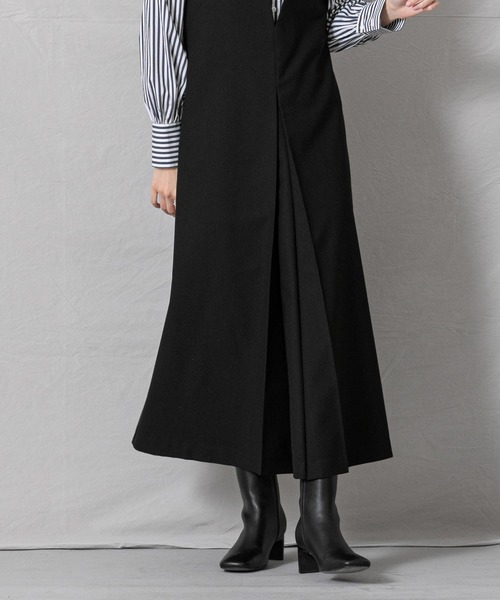 Gready Brilliant（グレディブリリアン）の「VネックAフレア