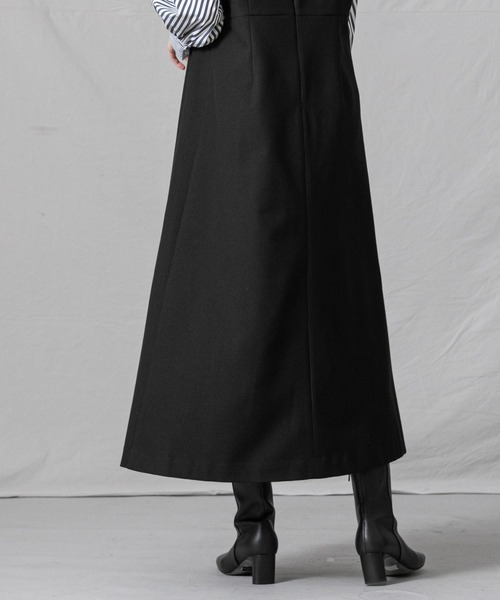 Gready Brilliant（グレディブリリアン）の「VネックAフレア