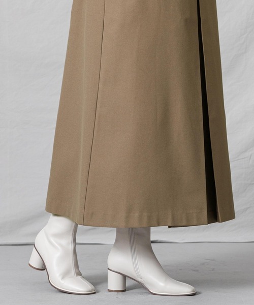 Gready Brilliant（グレディブリリアン）の「VネックAフレア