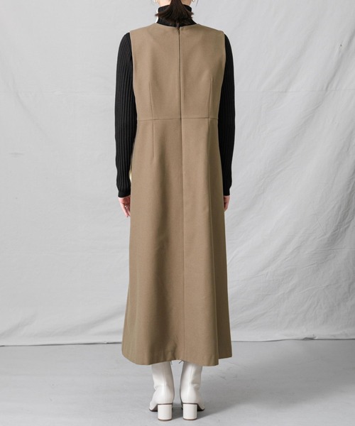 Gready Brilliant（グレディブリリアン）の「VネックAフレア