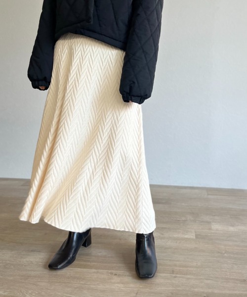 ISOOK(アイスー)の「【ZOZO限定】Knit flare skirt / ニットフレアスカート(スカート・レディース・アイボリー/カーキ・FREE)」の8枚目の写真