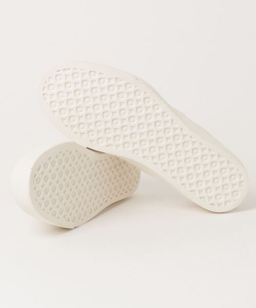 Maison Kitsune（メゾンキツネ）の「OLY FLOWER FOX CANVAS