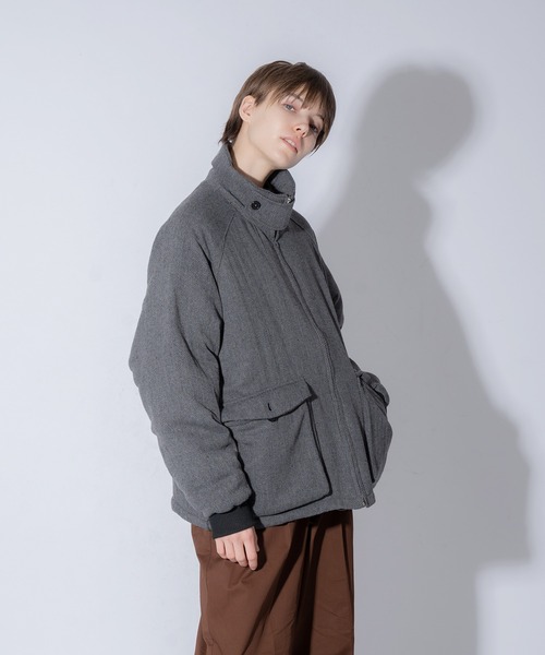 ONCILY(オンシェリー)の「STAND NECK TWEED BLOUSON / ツイード中綿スタンドブルゾン(ブルゾン・メンズ・ダークブラウン/ブラック・LARGE/MEDIUM)」の21枚目の写真